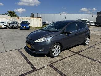 uszkodzony samochody osobowe Ford Fiesta 1.6 TDCI Titanium 2011/2