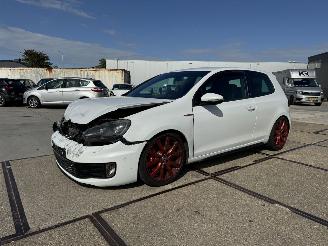 Vaurioauto  passenger cars Volkswagen Golf 2.0 GTI adidas 2010/7