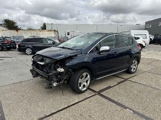 damaged passenger cars Peugeot 3008 1.6 THP GT Aut. 2010/9