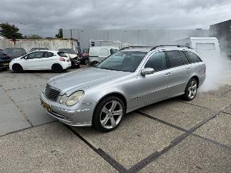 Vaurioauto  passenger cars Mercedes E-klasse 240 Combi 2003/4