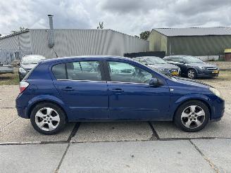 Opel Astra 1.6 picture 14