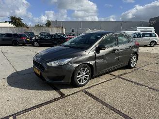 Coche accidentado Ford Focus 1.0 Trend 2016/3