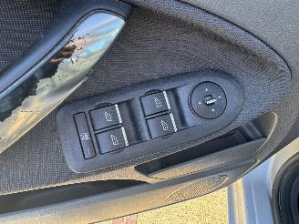 Ford C-Max 1.8 16v Ghia picture 6