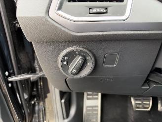 Seat Ateca FR 1.5 150PK automaat LEDER LED DODEHOEK KEYLESS ENTRY & GO picture 23