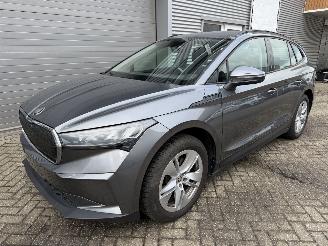 Vaurioauto  passenger cars Skoda Enyaq Enyaq 60 airbags ok ! voll fahrbereit 2023/10