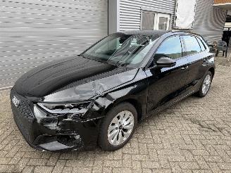 krockskadad bil auto Audi A3 A3 40 TFSI e S tronic Sportback plugin rijdbaar 2023/8