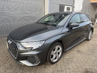 Vaurioauto  passenger cars Audi A3 A3 S-line 40 TFSIe plugin hybrid start en rijd 2023/10