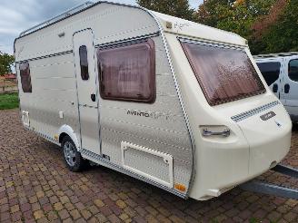 skadebil caravan Avento  GERESERVEERD    465 tf   Mover + Luifel 2004/4