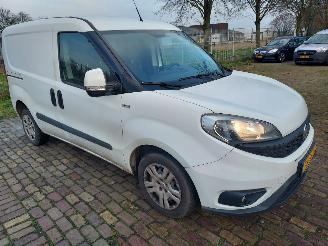 Vaurioauto  commercial vehicles Fiat Doblo 1.3 MJ Cargo Airco 2015/1