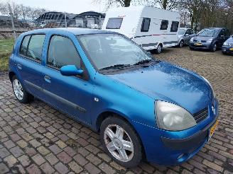 uszkodzony samochody osobowe Renault Clio 5 deurs 1.2 16V Dynamique Luxe 2005/5