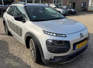 uszkodzony samochody osobowe Citroën C4 cactus 1.6 Blue HDI Business 2015/10