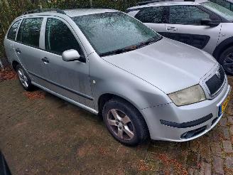 skadebil auto Skoda Fabia 1.4 station 2004/11