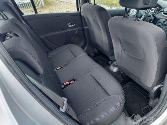 Renault Clio 1.2   deurs picture 8