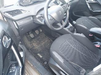 Peugeot 208 1.2 i  5 deurs euro 5 picture 6