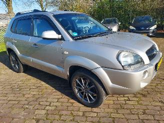 Hyundai Tucson 4x4  2.0 Benzine + Apk picture 2