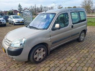 krockskadad bil auto Citroën Berlingo Airco 5 persoons 2004/9