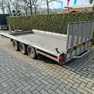 krockskadad bil aanhanger Hulco  Terrax 3 asser  3500 kilo 2017/5