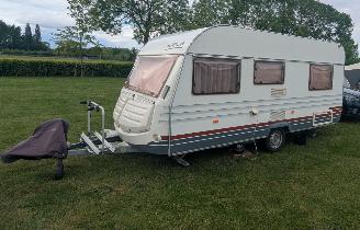 Avarii caravane Home Car  GERESERVEERD    466 H + Voortent Frans bed Rondzit 2001/4
