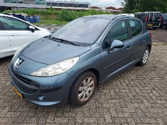 skadebil auto Peugeot 207 5 deurs + Airco+Apk 500 euro minimum prijs 2006/6