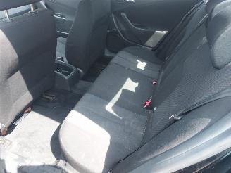 Volkswagen Passat 1.6 FSI Trendline Sedan 6 bak picture 8