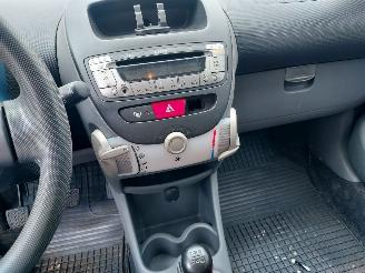 Toyota Aygo 5 deurs 900 euro minimum prijs picture 6