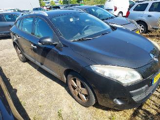 Damaged car Renault Mégane 1.6 DYNAMIQUE 2010/6