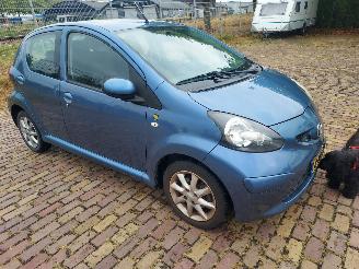 škoda osobní automobily Toyota Aygo 5 deurs  850 euro minimum prijs 2009/1