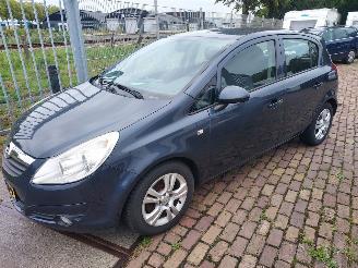 Schadeauto Opel Corsa 1.4 Enjoy  5 deurs 2009/10