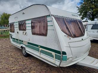 skadebil caravan Chateau  Calista 463C Rondzit 2004/4