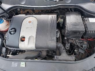 Volkswagen Passat Sedan 1.6 benzine picture 9