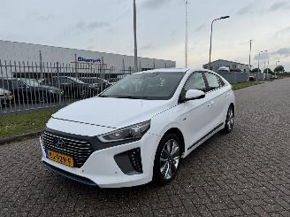Damaged car Hyundai Ioniq 1.6 Hybrid 2016/9