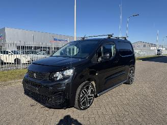 krockskadad bil bedrijf Peugeot Partner 1.5 Blue HDI 96Kw Automaat 2019/10