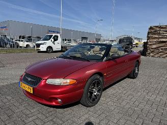 uszkodzony samochody osobowe Chrysler Stratus 2.5i V6 Convertible 2000/7