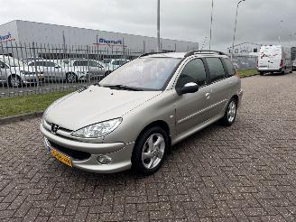 Unfallwagen Peugeot 206 SW 1.4 16V XS Clima 2004/1