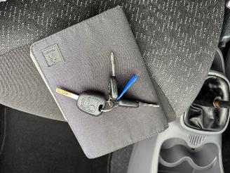 Peugeot 107 1.0 12V XS  AIRCO picture 18