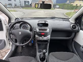 Peugeot 107 1.0 12V XS  AIRCO picture 12