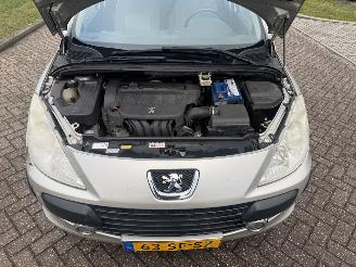 Peugeot 307 2.0 16V AUTOMAAT picture 12