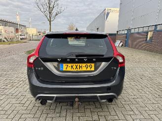 Volvo V-60 1.6 T3 R-Design picture 7