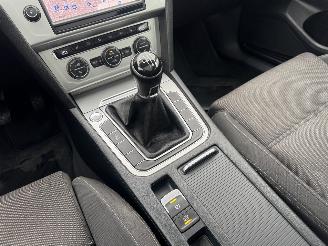 Volkswagen Passat 1.6 TDI Clima - Navi picture 17