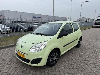 skadebil auto Renault Twingo 1.2 Authentique AIRCO 2009/10