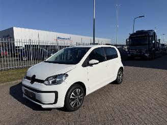 krockskadad bil auto Volkswagen Up! 1.0 48kw Clima 2021/3