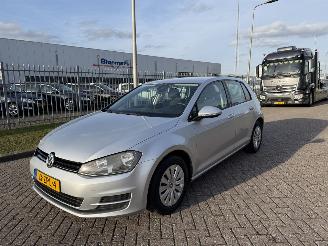 Vaurioauto  passenger cars Volkswagen Golf 1.2 TSI  77Kw CLIMA - NAVI 2013/1