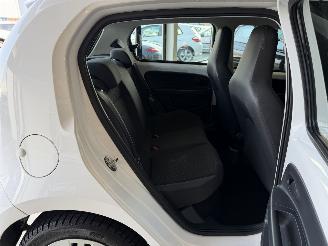 Volkswagen Up! 1.0 44Kw AIRCO picture 17