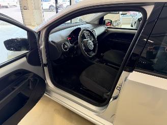 Volkswagen Up! 1.0 44Kw  AIRCO picture 9