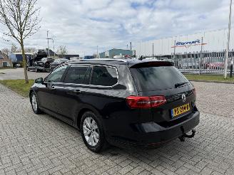 Volkswagen Passat 1.6 TDI 88Kw DSG Clima - Navi picture 3