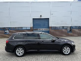 Volkswagen Passat 1.6 TDI 88Kw DSG Clima - Navi picture 5