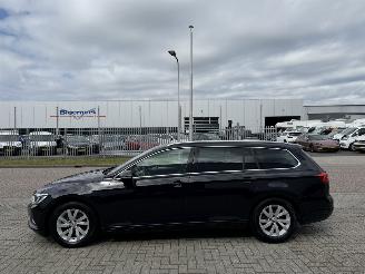 Volkswagen Passat 1.6 TDI 88Kw DSG Clima - Navi picture 2