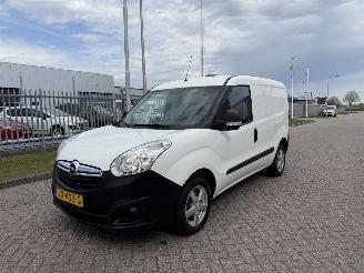 krockskadad bil bedrijf Opel Combo 1.3 CDTi 66Kw  113.000 KM!! 2016/6