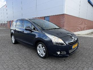 krockskadad bil auto Peugeot 5008 1.6 AUTOMAAT 7-Persoons 2011/11