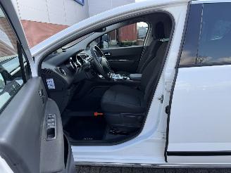 Peugeot 3008 2.0 HDI Hybrid4  Clima - Navi picture 10